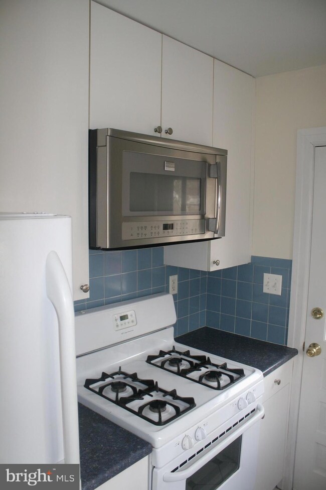 1009 Parkside Ave unit 1, Ewing, NJ 08618 - photo 4