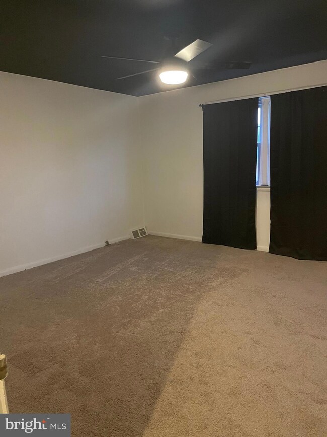 2854 Tremont St, Philadelphia, PA 19136 - photo 4