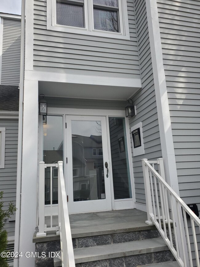 351 Pemberwick Rd unit 915, Greenwich, CT 06831 - photo 2