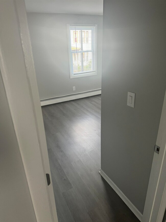 265 Grove St unit 3rd Floor, Manchester, NH 03103 - photo 6