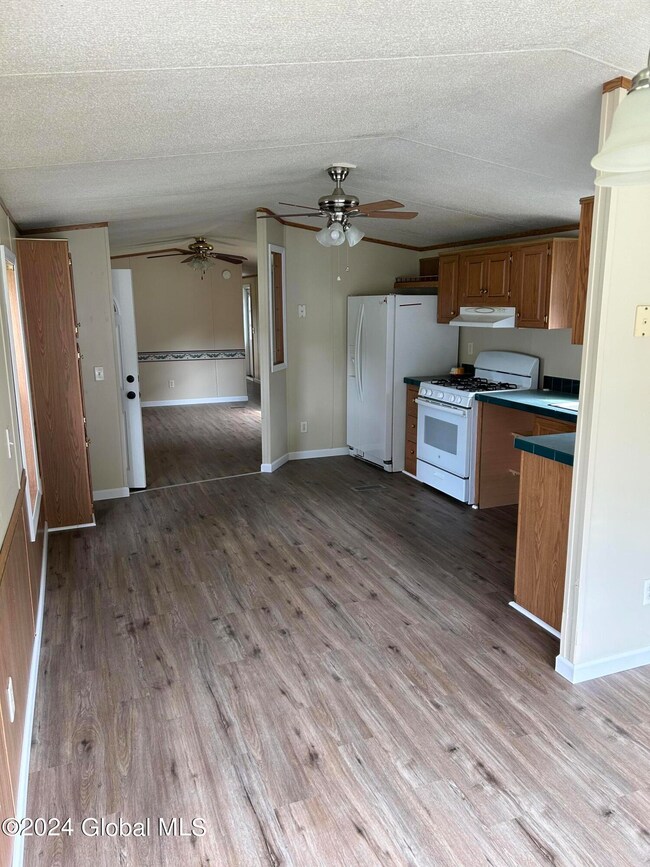 980 Murray Rd unit 26, Middle Grove, NY 12850 - photo 3