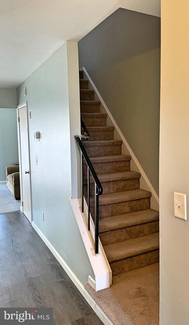 489 Fairfield Rd, East Windsor, NJ 08520 - photo 3