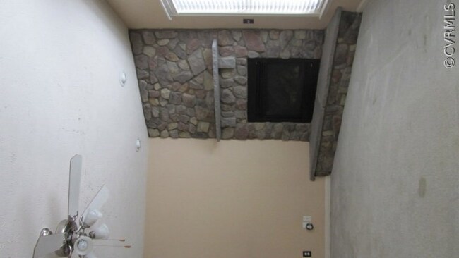 Natural Gas Fireplace in Family Room