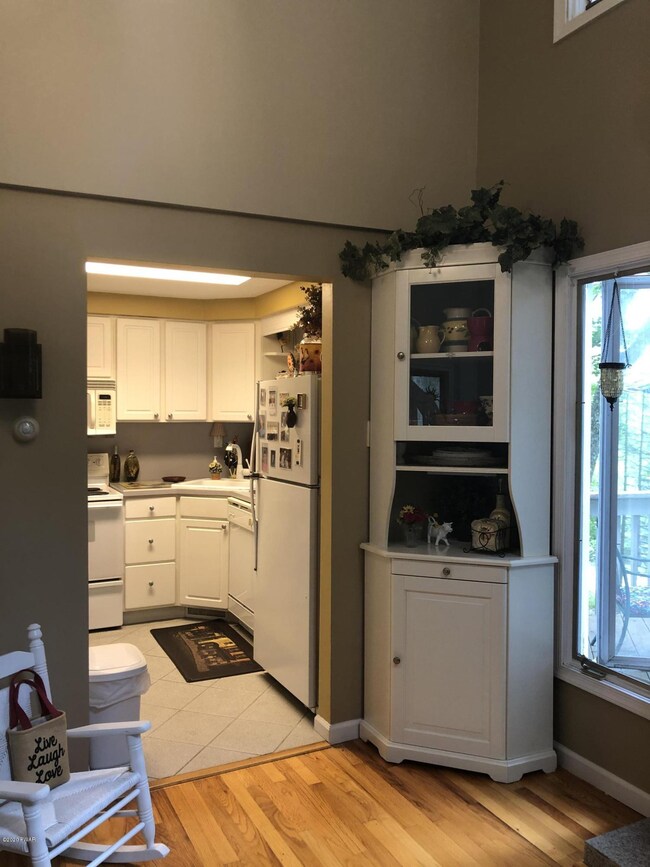 126 Lookout Dr, Hawley, PA 18428 - photo 5