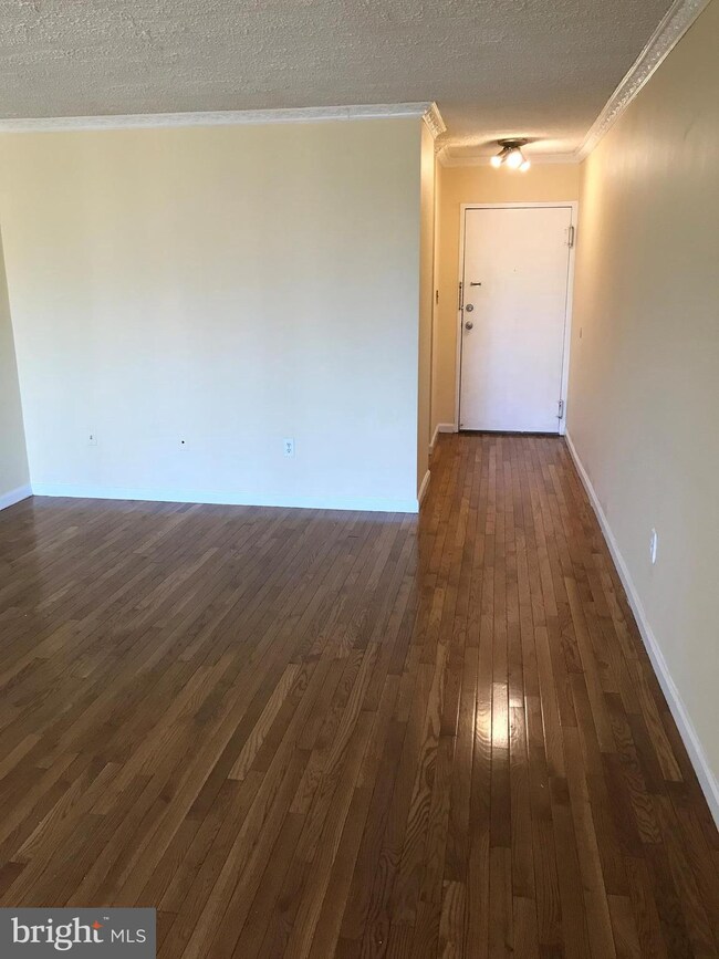 8425 Greenbelt Rd unit 102, Greenbelt, MD 20770 - photo 3