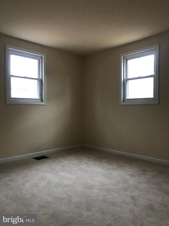 6404 Oliver St, Riverdale, MD 20737 - photo 6