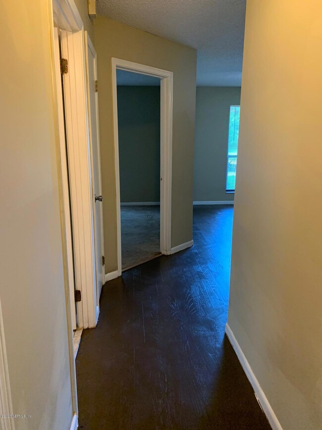 7854 Hunters Lake Cir S, Jacksonville, FL 32210 - photo 5