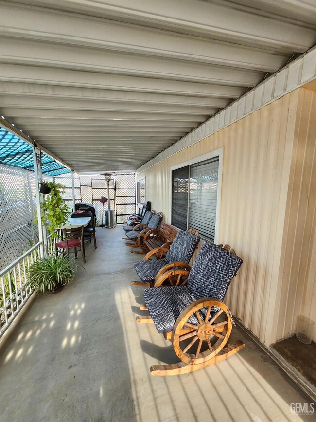 6000 E Brundage Ln unit 35, Bakersfield, CA 93307 - photo 3