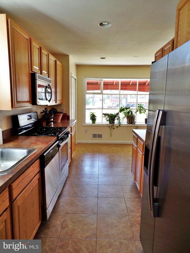 9606 Sudley Manor Dr, Manassas, VA 20109 - photo 3