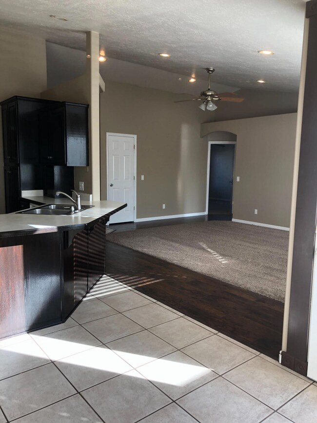 Listing_1112827_Photo_6_ID411295818