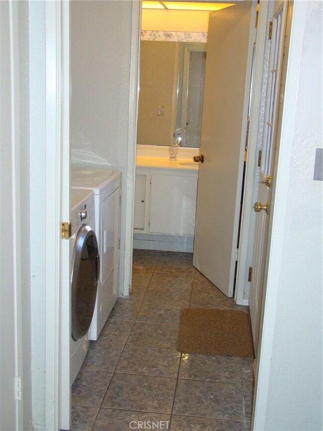 865 Orange Grove Ave unit 5, San Fernando, CA 91340 - photo 5