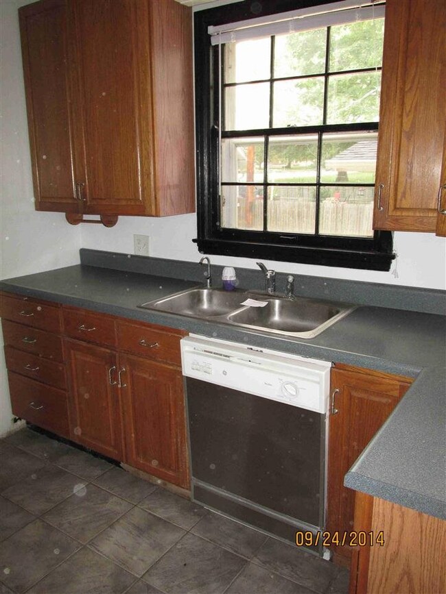 111 17th St SW, Cedar Rapids, IA 52404 - photo 6