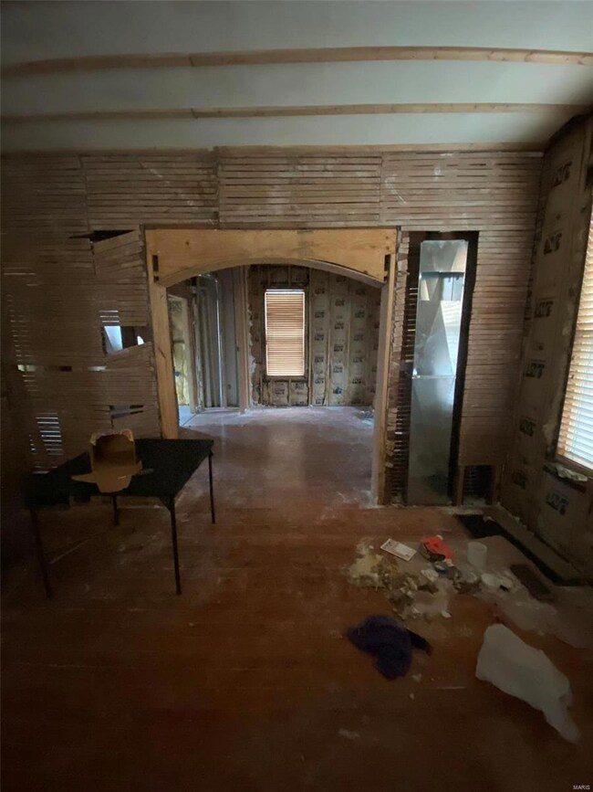 living room to dining room