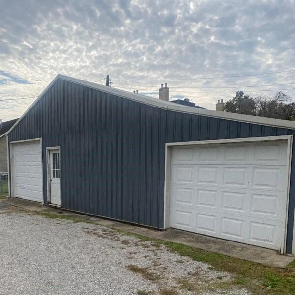 Garage has upstairs loft