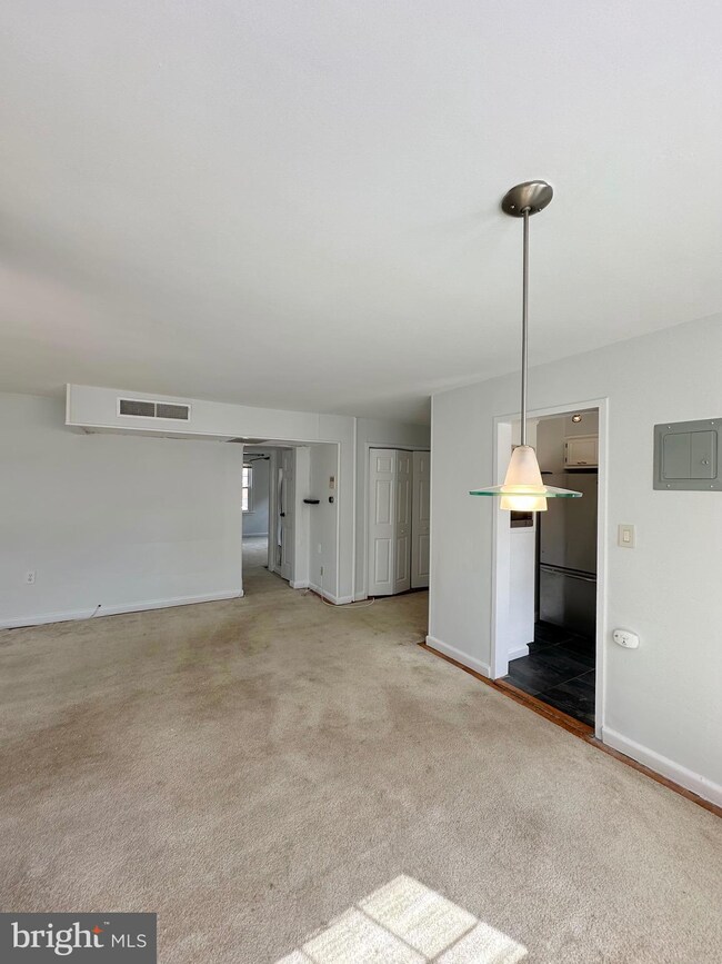 1109 Belle View Blvd unit B2, Alexandria, VA 22307 - photo 5