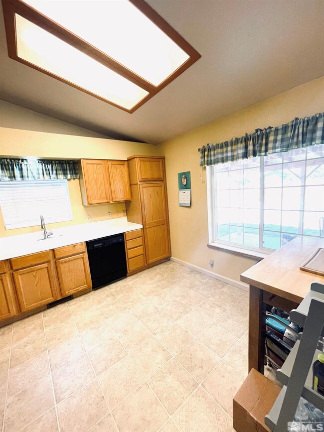 584 Keddie St, Fallon, NV 89406 - photo 3