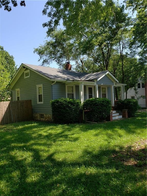 11424 W 61st Terrace, Shawnee, KS 66203 - photo 2