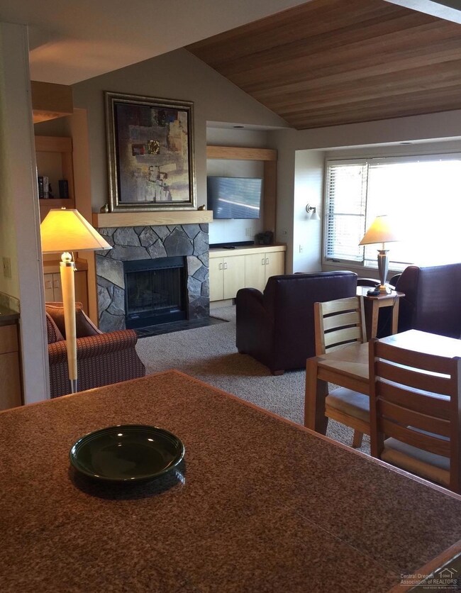 1830 Redtail Hawk Dr, Redmond, OR 97756 - photo 3