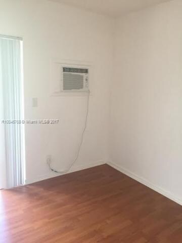 283 Norwich L unit ., West Palm Beach, FL 33417 - photo 3