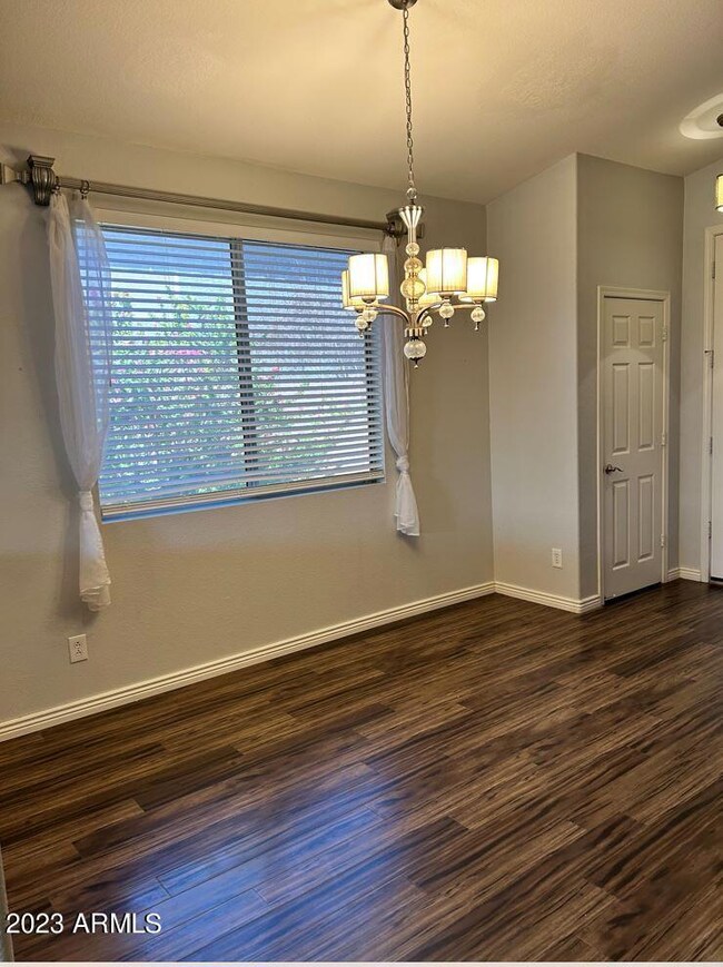 b Living room 2