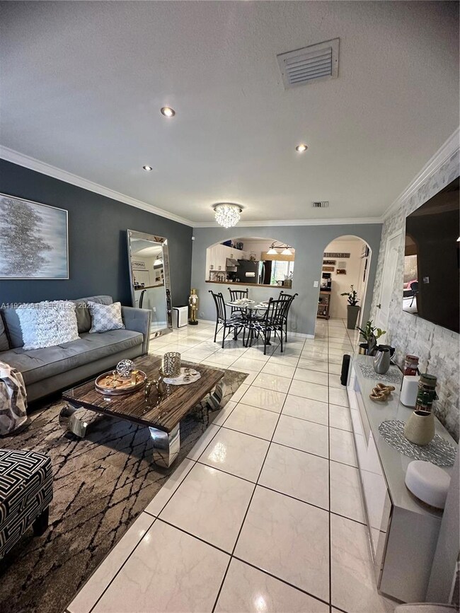 3539 W 76th St unit 6, Hialeah, FL 33018 - photo 3