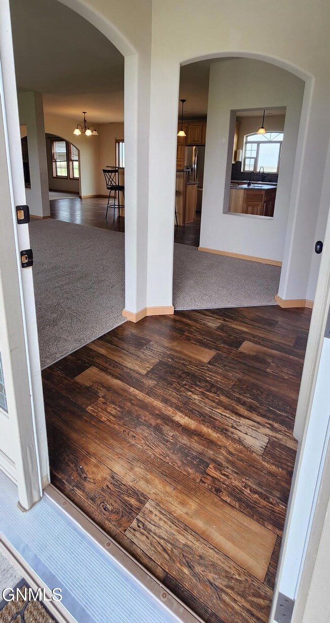 14966 Cochise St, Williston, ND 58801 - photo 7