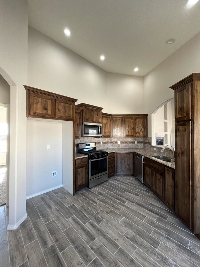 881 Firewheel Loop SW, Los Lunas, NM 87031 - photo 2
