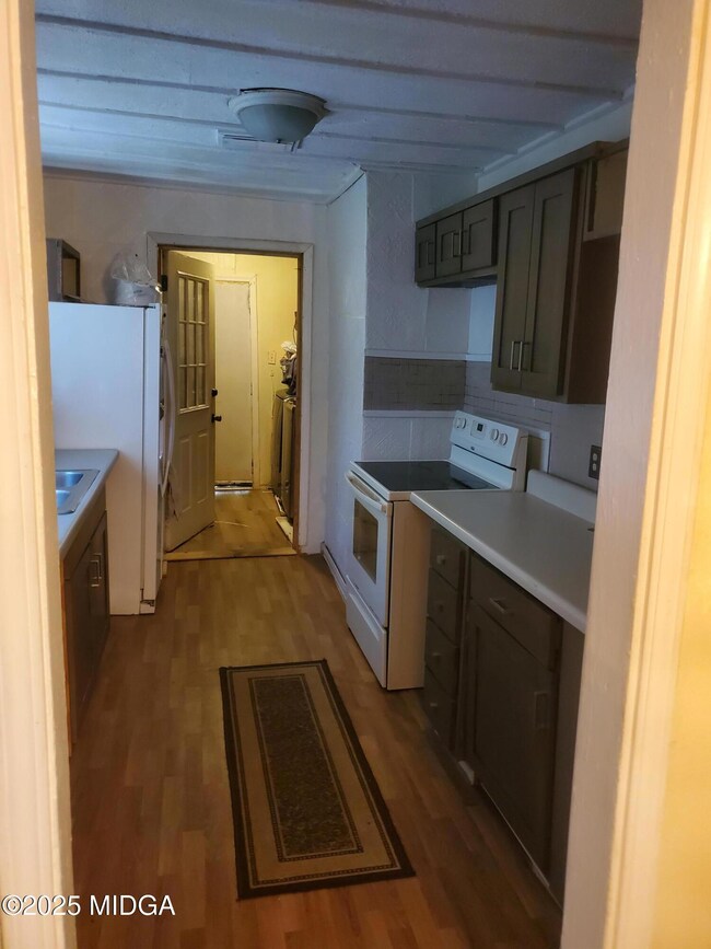 1574 Colonial Dr, Macon, GA 31204 - photo 5