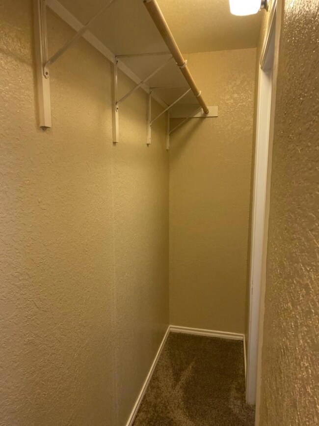 214 Bobbie Ann Ct, Granbury, TX 76049 - photo 5