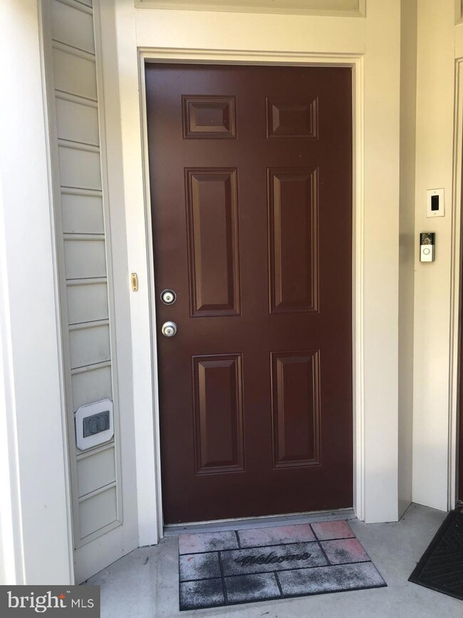 2517 Eastbourne Dr unit 245, Woodbridge, VA 22191 - photo 2