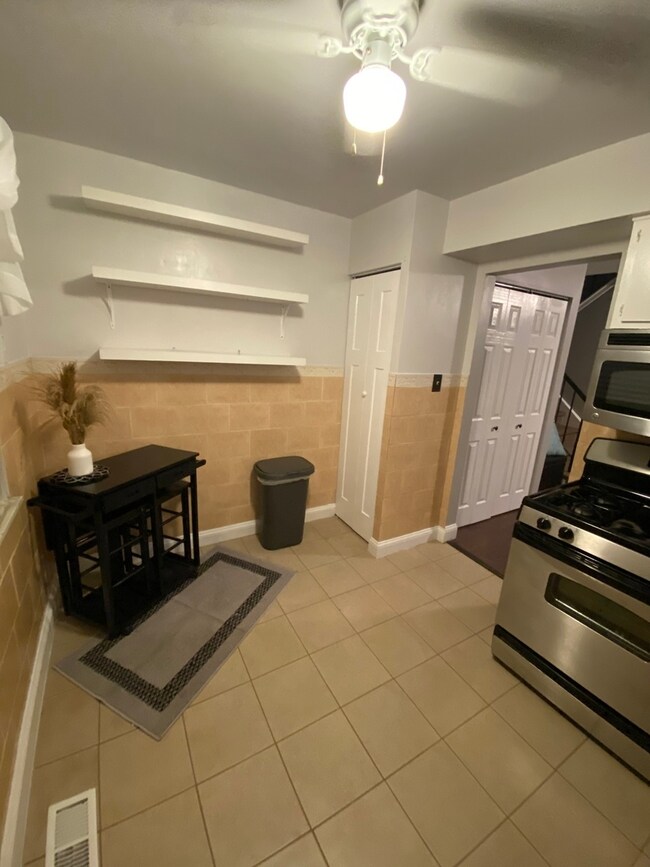 18525 Meadow Ln, Hazel Crest, IL 60429 - photo 7