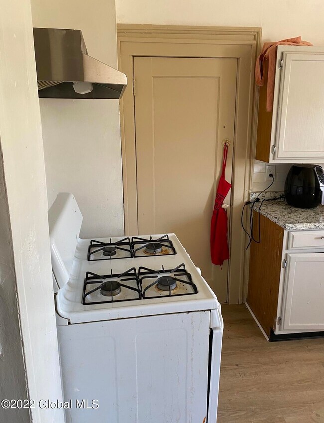 516 Washington Ave, Albany, NY 12203 - photo 3