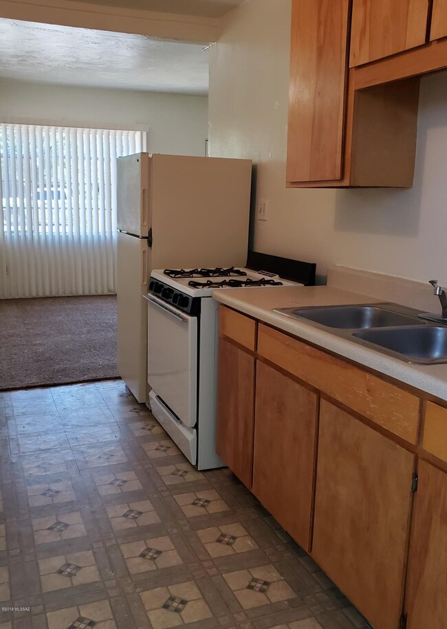 1809 N 5th Ave, Tucson, AZ 85705 - photo 5
