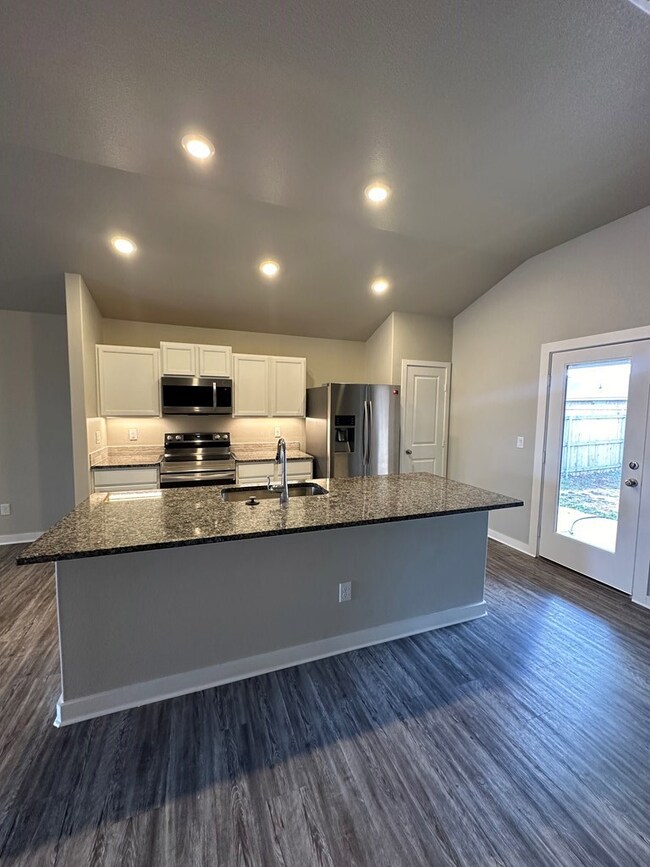 1313 Red Cliff Ave, Odessa, TX 79765 - photo 4