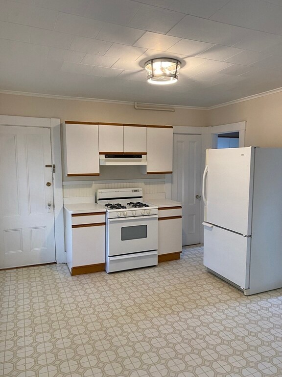 19 Hampshire St unit 1, Danvers, MA 01923 - photo 4