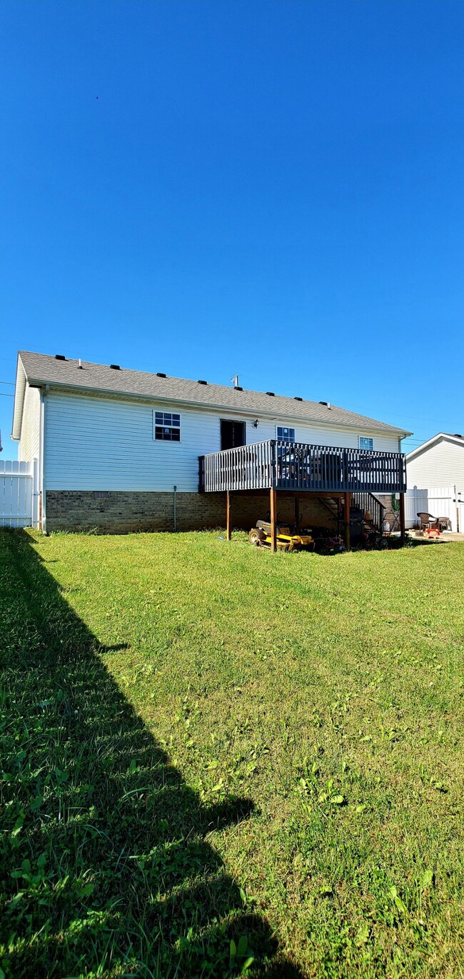 102 Sunrise Ct, Shelbyville, TN 37160 - photo 4