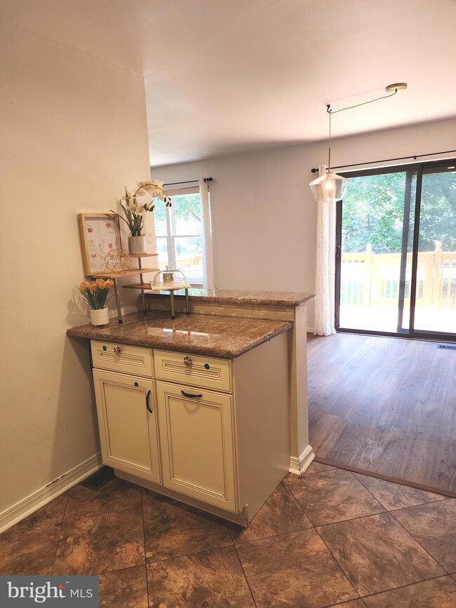 25 Forsythia Ct, Lafayette Hill, PA 19444 - photo 5