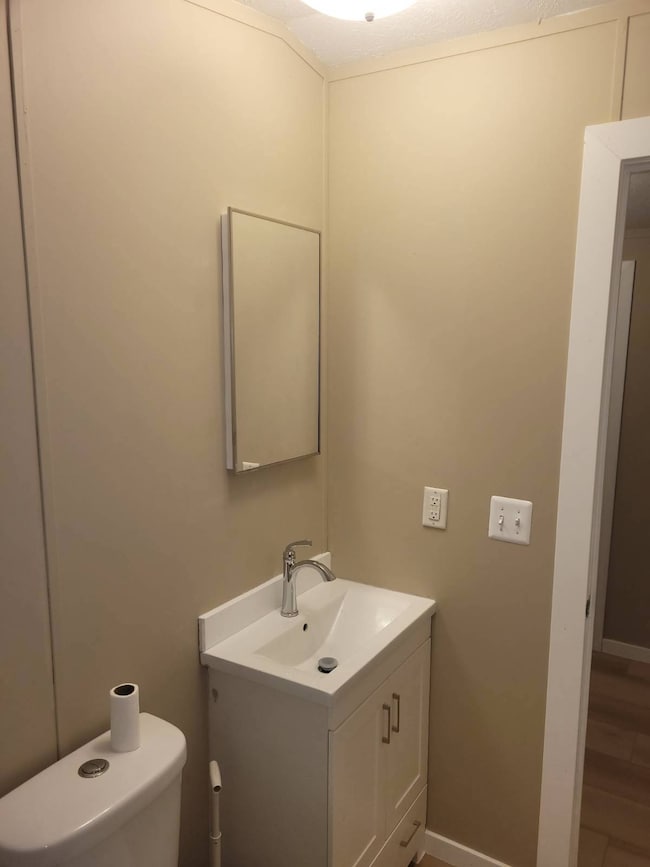 3170 Orchard Lake Rd unit 23, Keego Harbor, MI 48320 - photo 2