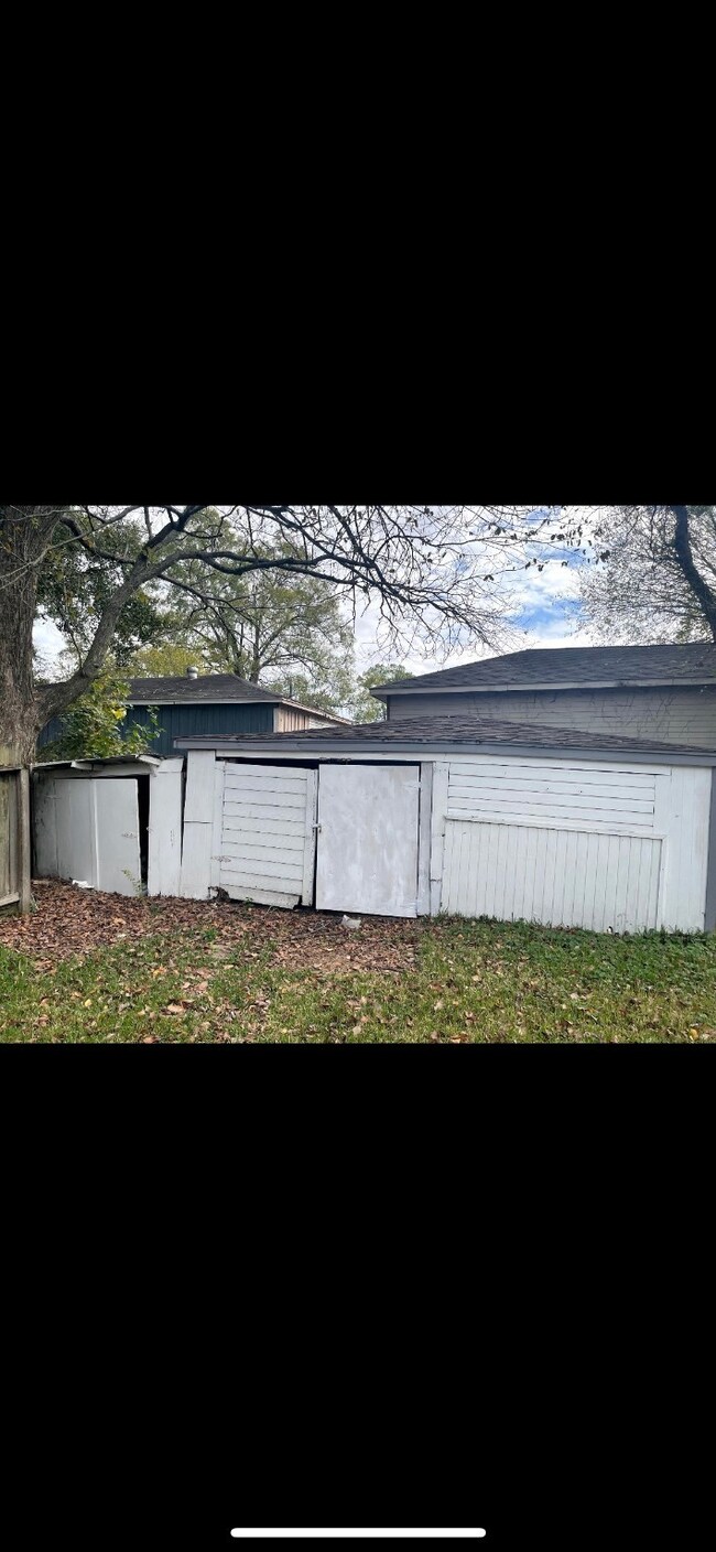 8436 Lanewood Dr, Houston, TX 77016 - photo 4