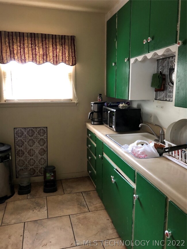 Kitchen with eat-in dining area.
