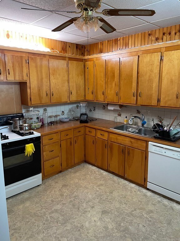 71 Pine St unit 1, Lowell, MA 01851 - photo 2