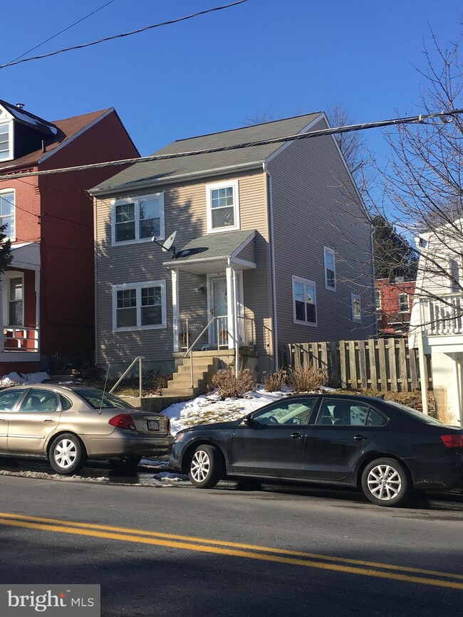 321 Hazel St, Lancaster, PA 17603 - photo 2