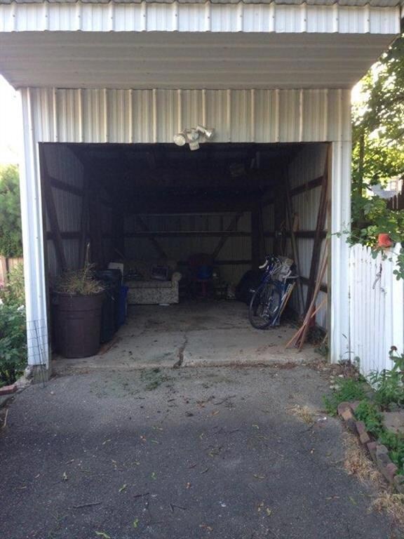1 car garage