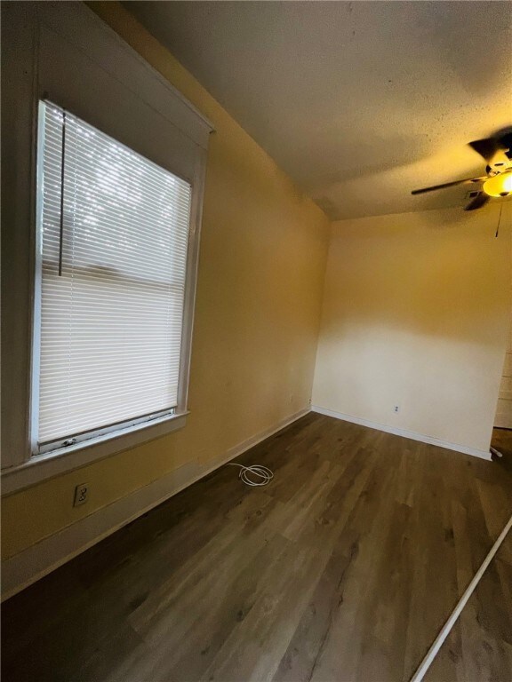 1009 Amherst St, Brunswick, GA 31520 - photo 4