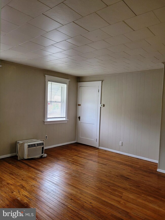 41 W Centre St unit A, Woodbury, NJ 08096 - photo 5