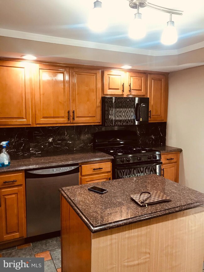 322 Linden St, Reading, PA 19604 - photo 3