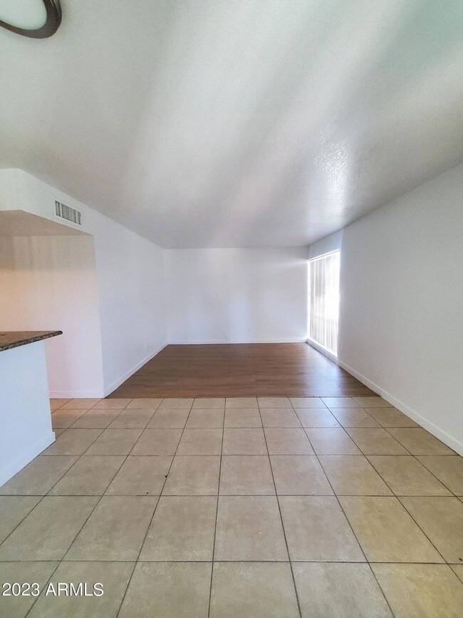 425 E Brown Rd unit 215, Mesa, AZ 85203 - photo 2