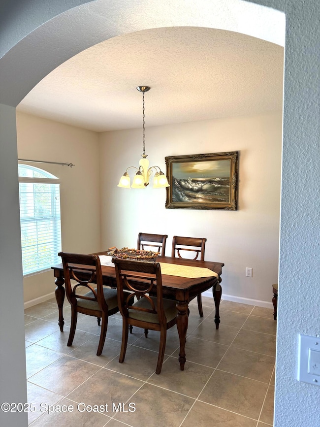 ARCH INTO SEPARATE DINING ROOM!