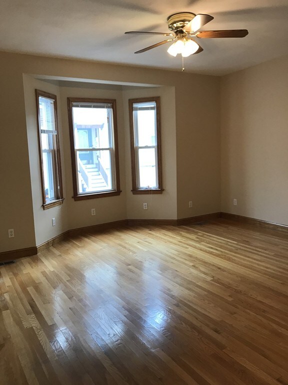 11 Loring St, Boston, MA 02127 - photo 5