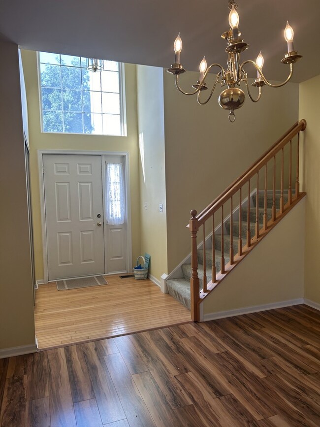 715 Red Oak Ct unit 715, Naperville, IL 60563 - photo 5